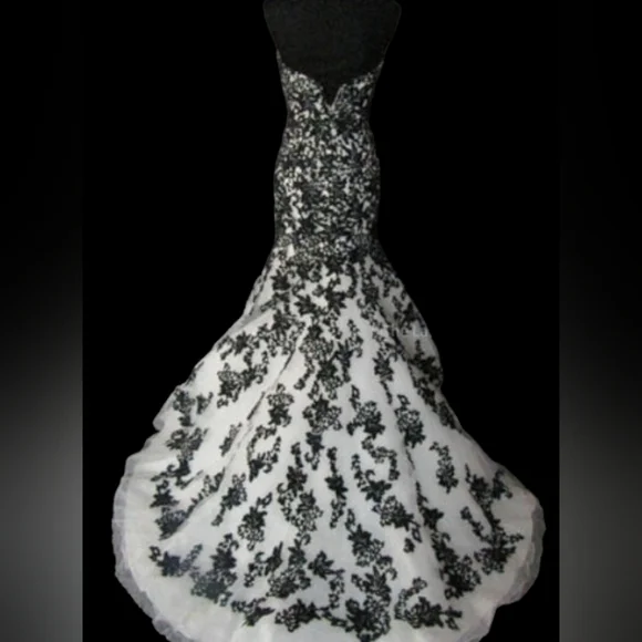 100% Authentic Allure Wedding Dress - Picture 6 of 13